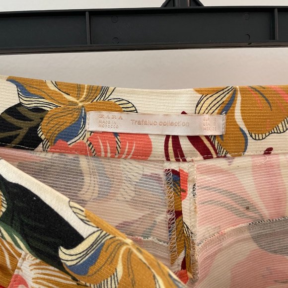 Zara shorts - Picture 2 of 2